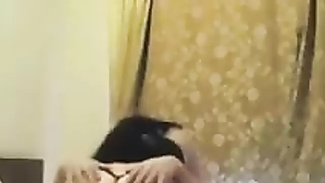 أوزبكية صدرها كبير جوزها بيفشخها وهي لابسة كلسون